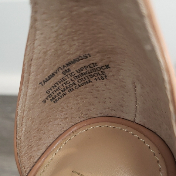 Steve Madden Women's Tan Block Heel Sandals - Picture 8 of 8